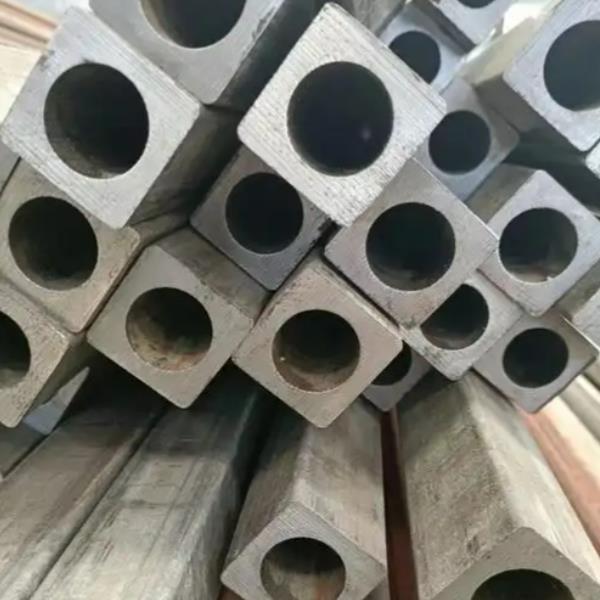 异型管之外方内圆管