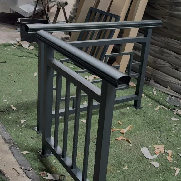 异型管用于护栏